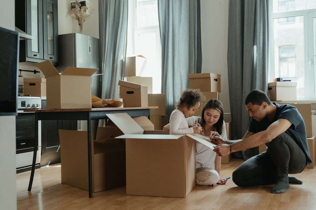 nationwide va refinance image happy family