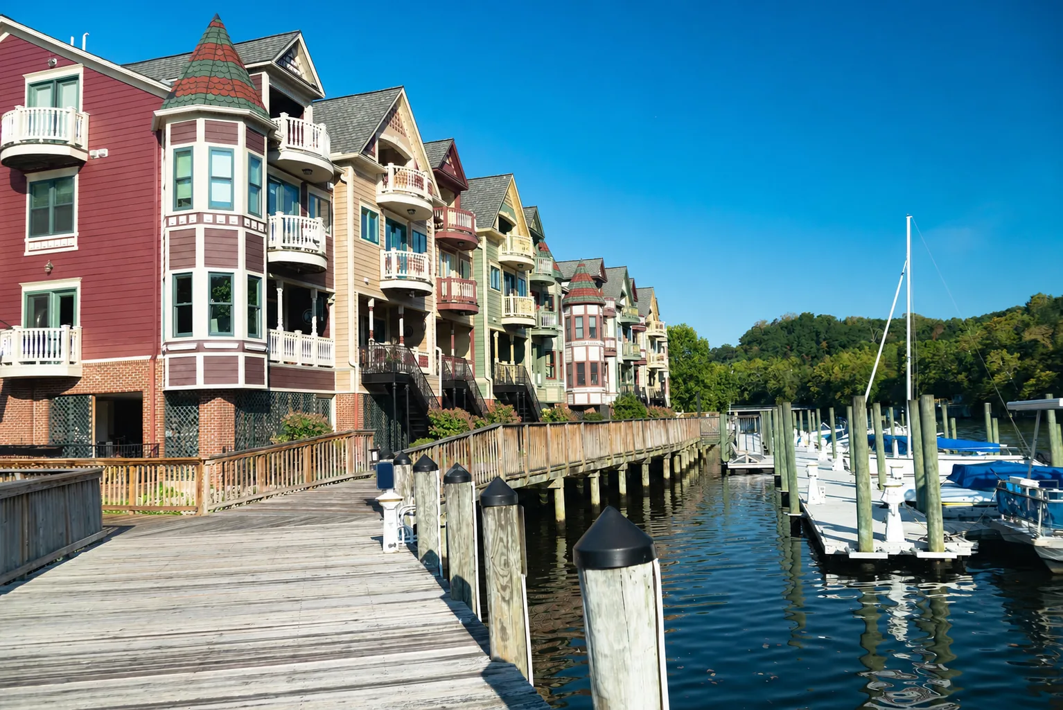Waterfront homes and marina along the Occoquan River in Woodbridge, Virginia
